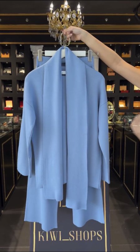 طقم صوف مع سكارف